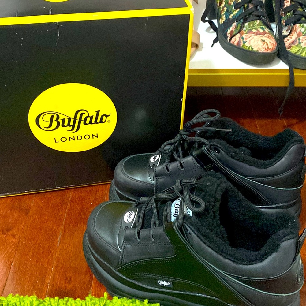 Buffalo London Sneakers